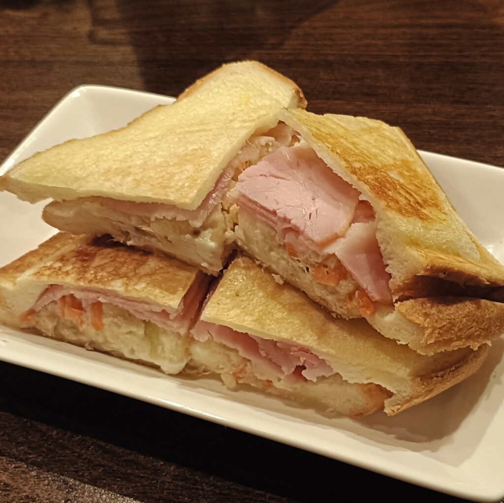 ポテトサラダのホットサンド